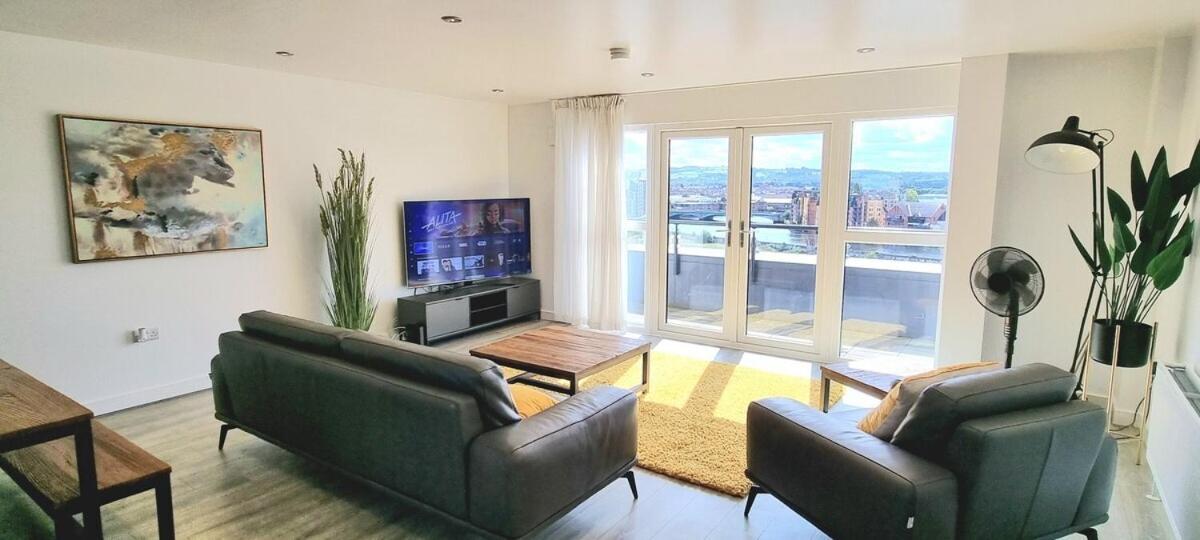 Sandford Penthouse Apartment *